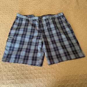 Men’s Grand Slam Blue Plaid Golf Shorts. Size 42. Like New, Excellent Condition